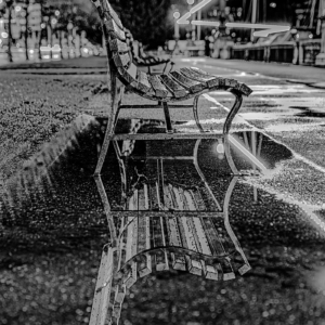 202101 Reflet d'un banc sur les quais